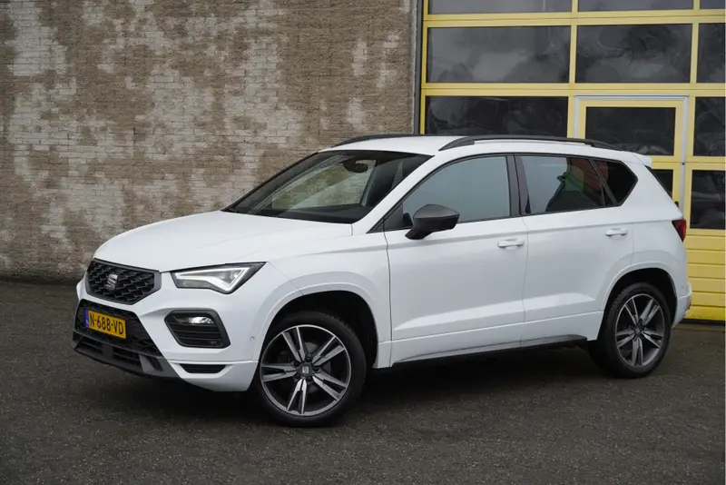 SEAT Ateca 1.0 TSI FR Business Intense BJ2022 Lmv 18" | Led V+A | Pdc | Navi | Keyless entry | Elek. achterklep | App-Connect | Achteruitrijcamera | Virtual cockpit | Climate control | Cruise control | Sportstoelen | Verwarmde voorstoelen | Zwarte hemel 2022 leasen bij DreamLease: foto 2