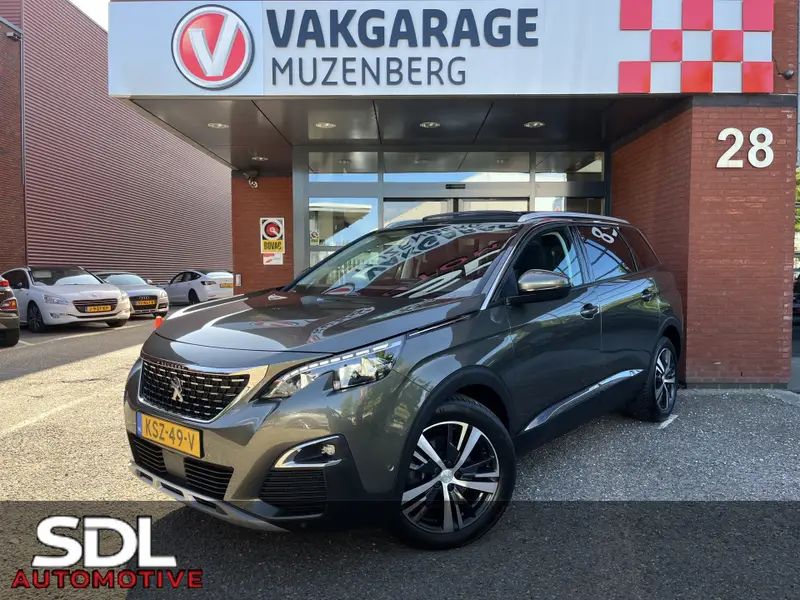 Peugeot 5008 1.6 Turbo Allure 181PK! // LEDER // ELEK.STOEL+GEHEUGEN // SCHUIF-KANTELDAK // CAMERA+SENSOREN // NAVI // STOELVERWARMING // 2019 leasen bij DreamLease: foto 1