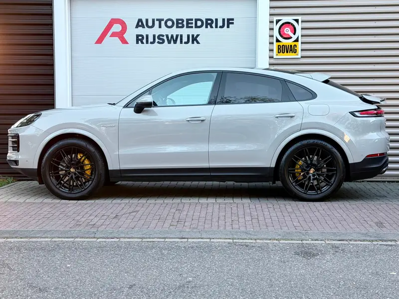 Porsche Cayenne 3.0 E-Hybrid Pano/Bose/360/Memory 2023 leasen bij DreamLease: foto 2