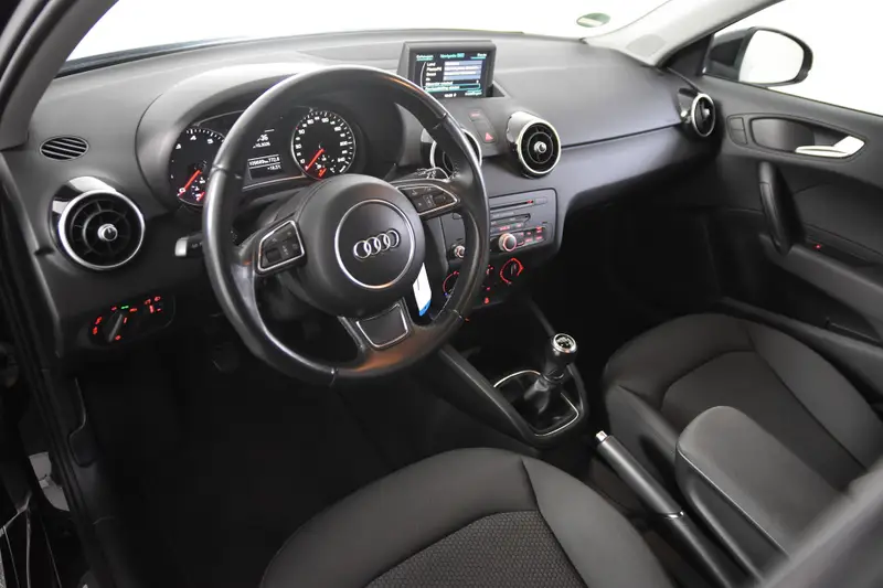 Audi A1 Sportback 1.2 TFSI S-Line *Navigatie*Cruise Control*LED* 2014 leasen bij DreamLease: foto 2