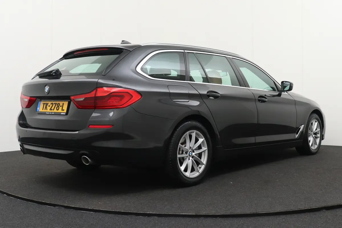 BMW 5 Serie Touring 520i 184 PK High.Exe: foto 2