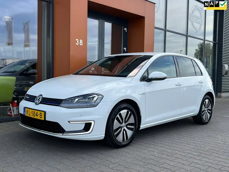 Volkswagen e-Golf |Carplay|Full LED|Leder|Navi|ACC|Dynaudio 2016 leasen bij DreamLease: foto 1