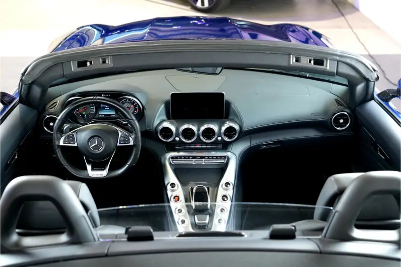 Mercedes-AMG GT Roadster 4.0 V8 350kW/476pk DCT7 DISTRONIC + BURMESTER + SOFTLEDER + AIRSCARF + CAMERA + DODEHOEK MELDER + PRE-SAFE + AMG PERF. UITLAAT + RIDE MODES + KEYLESS ENTRY&GO + PARKSENSOREN V&A + FOLIE VOORBUMPER + 19"/20" AMG-VELGEN GEPOLIJST! 2017 leasen bij DreamLease: foto 2
