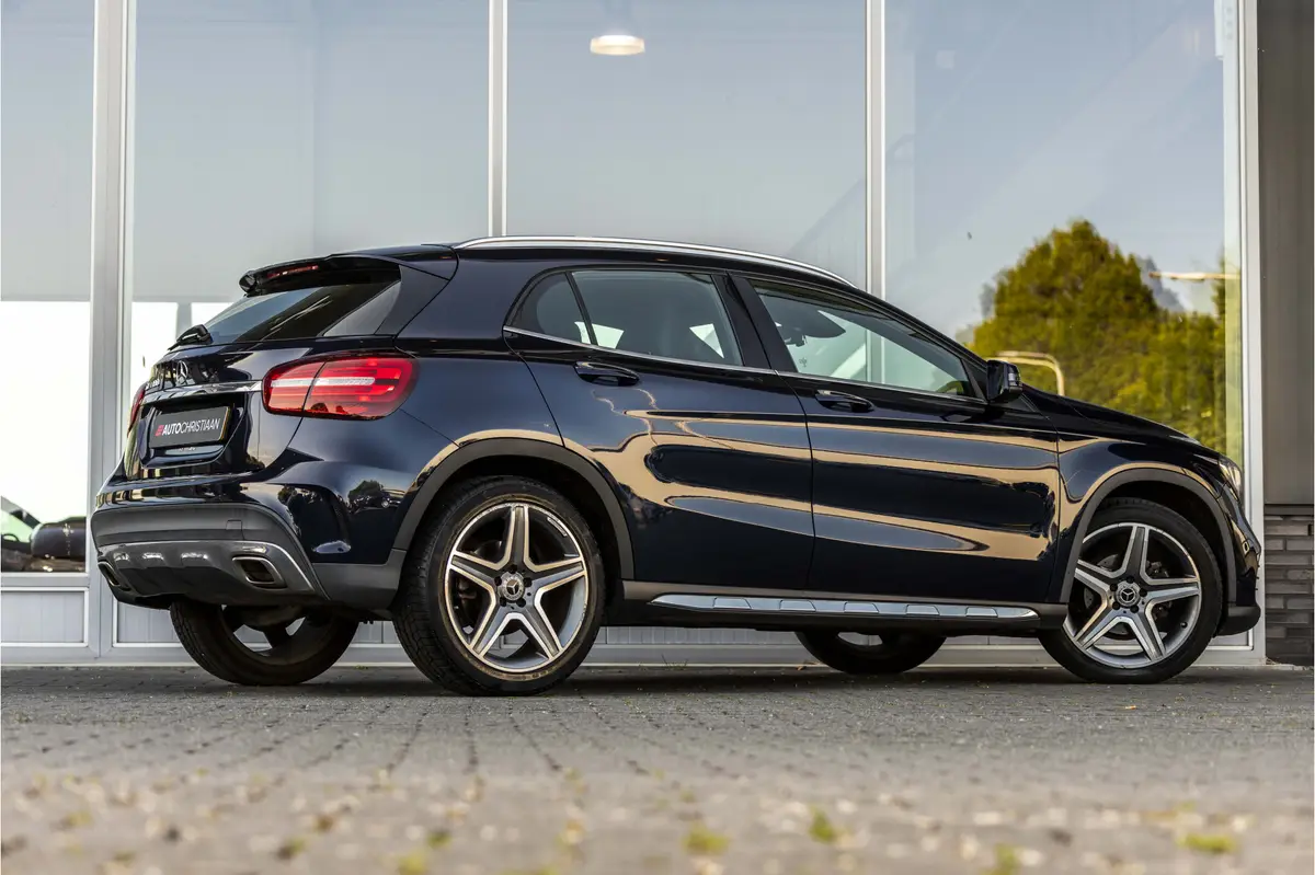 Mercedes-Benz GLA 180 Business Solution AMG Upgrade Edition: foto 2
