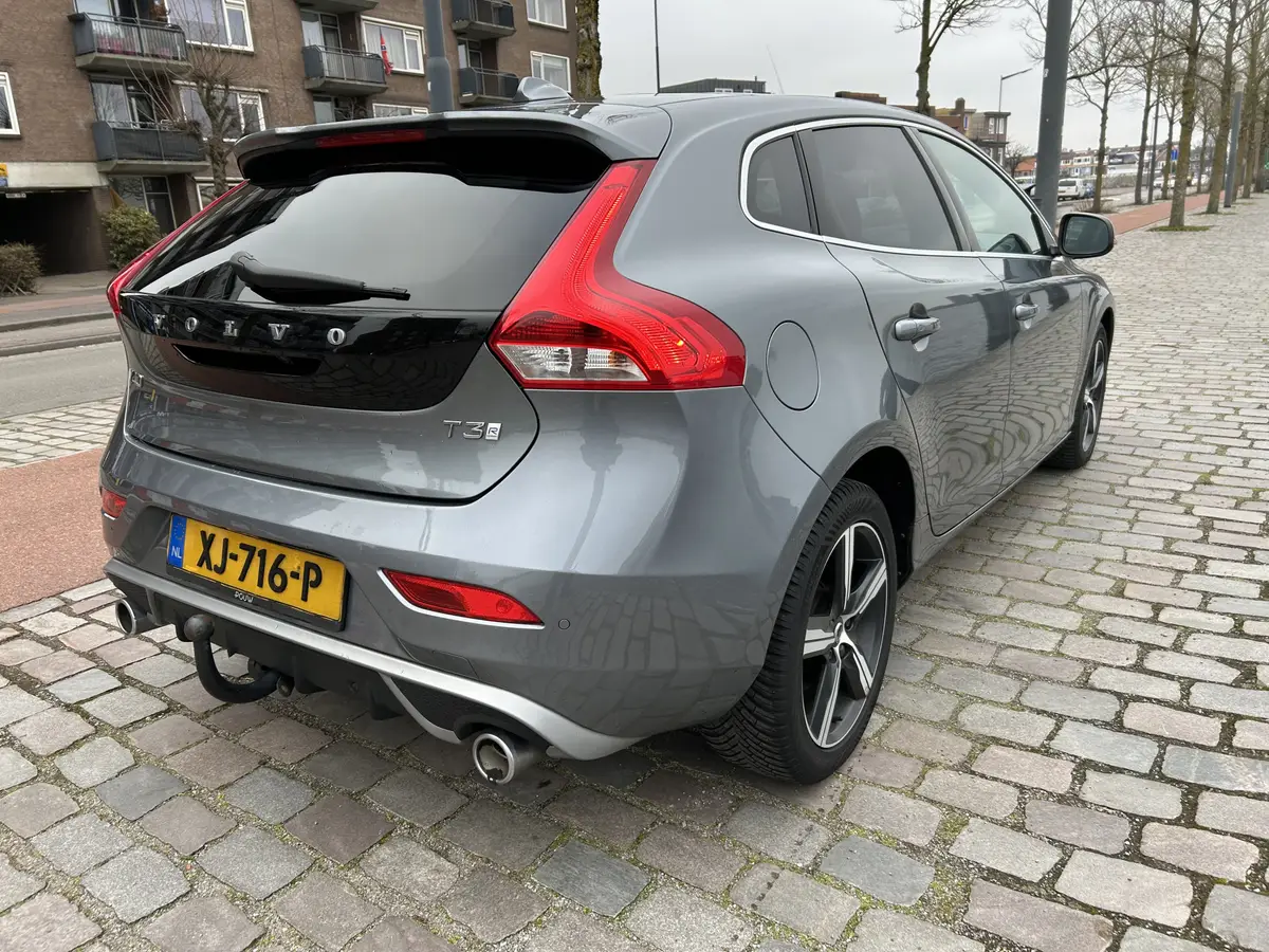 Volvo V40 1.5 T3 Polar+ Sport: foto 2