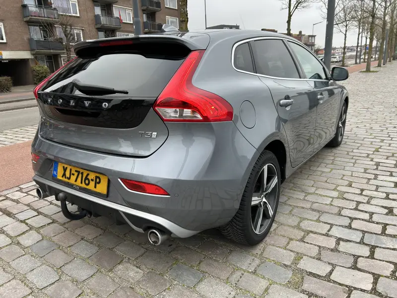 Volvo V40 1.5 T3 Polar+ Sport 2019 leasen bij DreamLease: foto 2