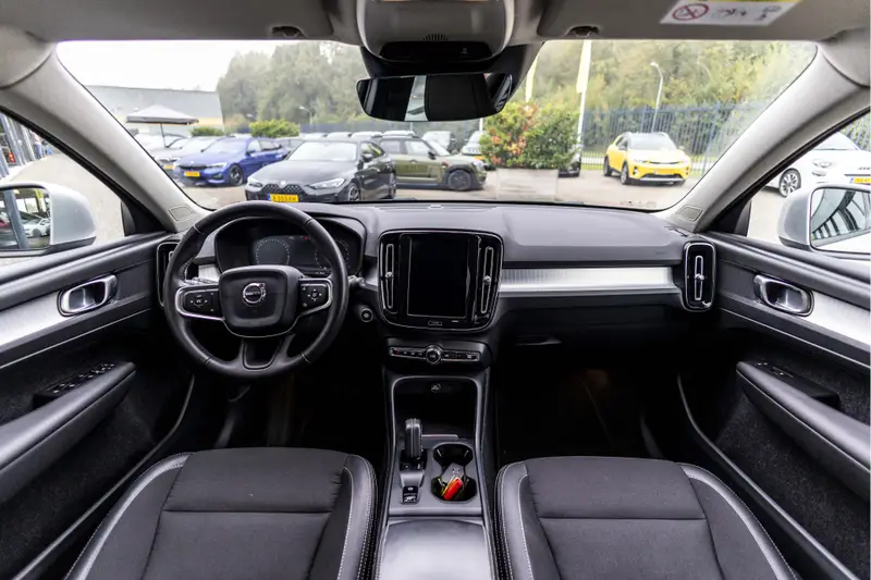 Volvo XC40 2.0 T4 Momentum 2019 leasen bij DreamLease: foto 2