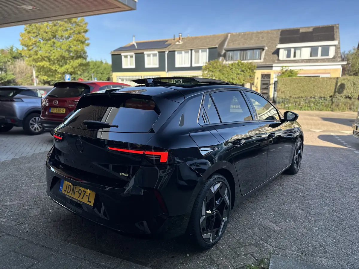 Opel Astra 1.6 Turbo Plug In Hybrid GSe: foto 2