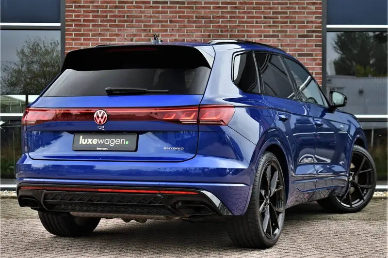 Volkswagen Touareg 3.0 TSi eHybrid 4M R 2025 leasen bij DreamLease: foto 2