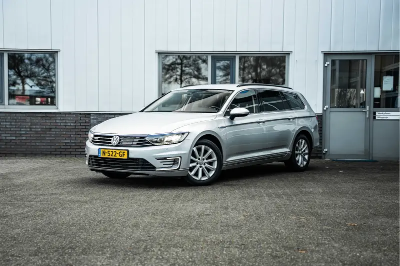 Volkswagen Passat Variant 1.4 TSI GTE Connected Series 2017 leasen bij DreamLease: foto 1