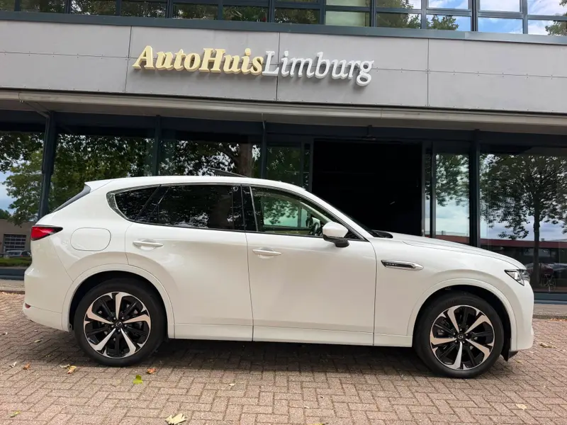 Mazda CX-60 2.5 e-SkyActiv PHEV Takumi|Garantie 7/2029|Camera|CarPlay|Pano|Trekhaak|HUD|Nieuwstaat 2023 leasen bij DreamLease: foto 2