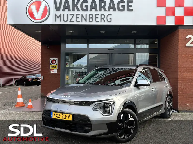 Kia e-Niro DynamicPlusLine 64 kWh // NAVI // CAMERA // ELEK. ACHTERKLEP // APPLE CARPLAY - ANDROID AUTO // ADAPTIVE CRUISE // 2022 leasen bij DreamLease: foto 1