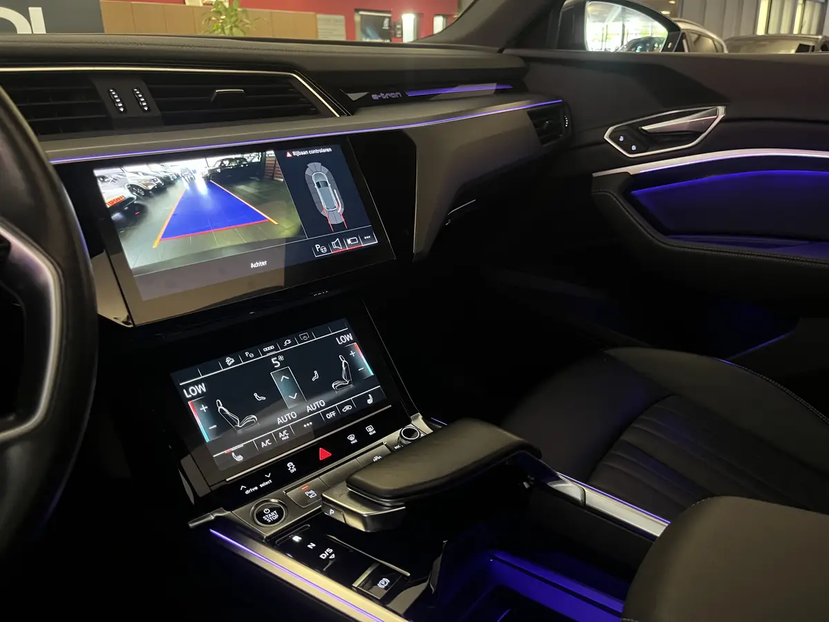 Audi e-tron 55 quattro Advanced edition Plus 95 kWh SOH 91% DEALER ONDERHOUDEN!! // PANO/SCHUIFKANTELDAK // FULL LED // NAVI + CARPLAY // MEMORY // CAMERA // PDC V+A // ADAPTIVE CRUISE: foto 43