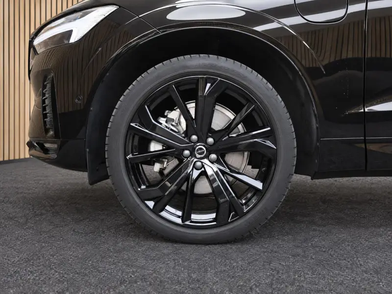 Volvo XC60 2.0 T6 Plug-in hybrid AWD Ultra Black Edition 2025 leasen bij DreamLease: foto 2