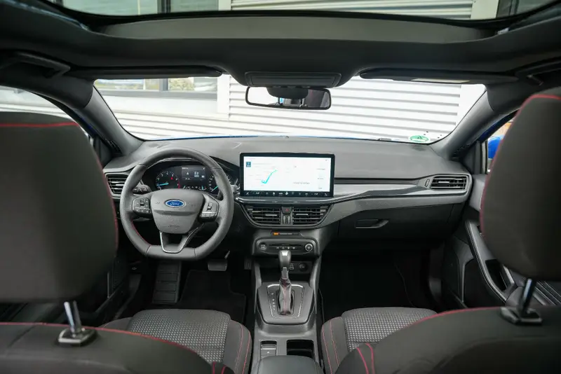Ford Focus Wagon 1.0 EcoBoost Hybrid ST Line 2024 leasen bij DreamLease: foto 2