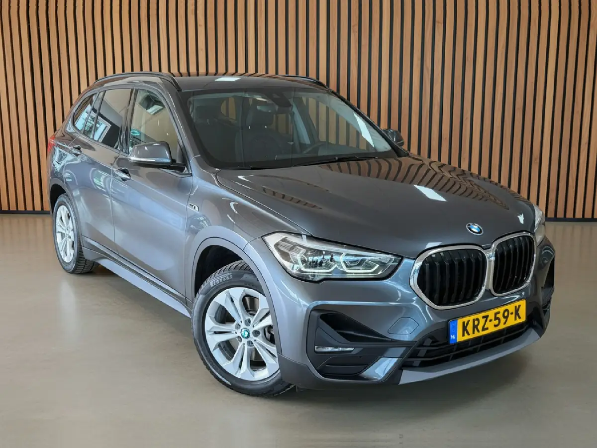 BMW X1 xDrive25e Executive | Camera | Sport | Navigatie.: foto 2