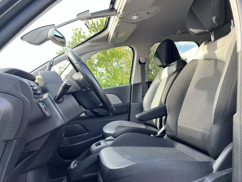 Citroën C4 Picasso 1.6 Turbo Shine 2015 leasen bij DreamLease: foto 2