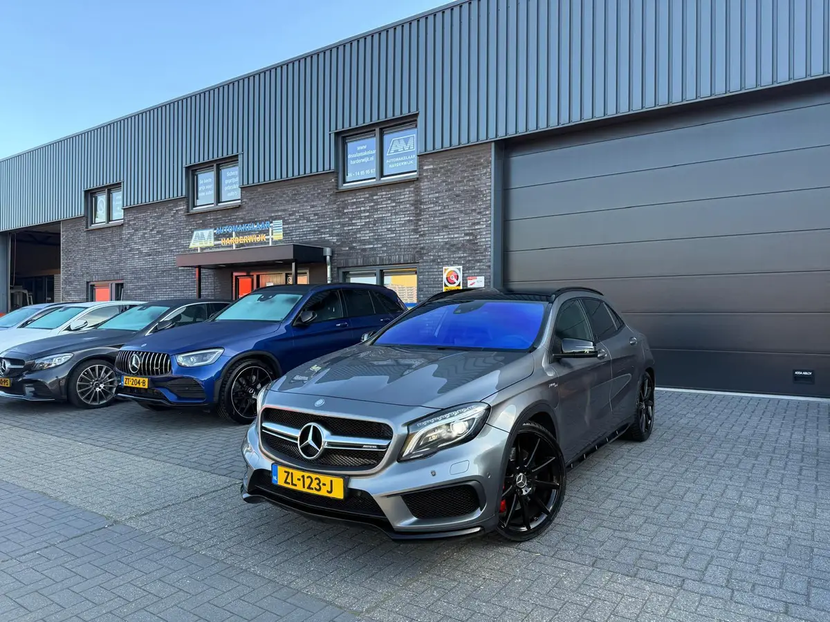 Mercedes-Benz GLA AMG 45 4MATIC: foto 2