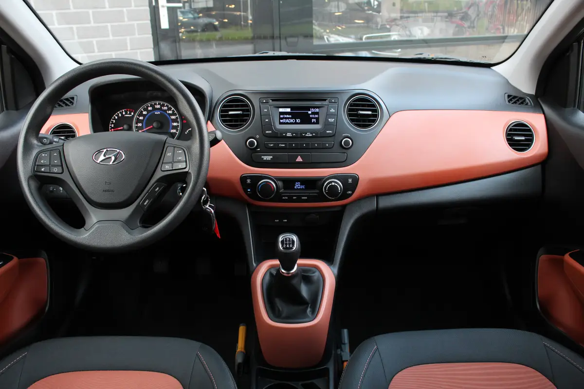 Hyundai i10 1.0i i-Motion Comfort: foto 2