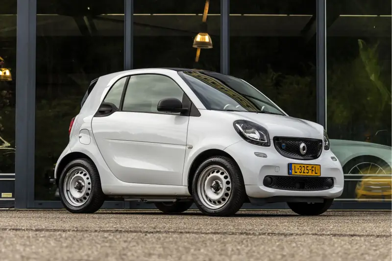 smart Fortwo EQ Comfort 18 kWh SOH 89 % 2019 leasen bij DreamLease: foto 1