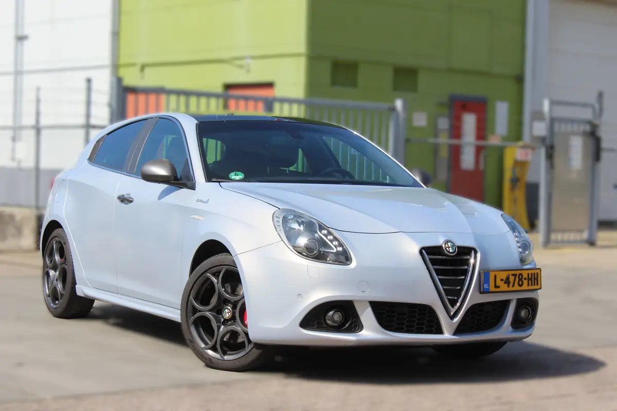 Alfa Romeo Giulietta 1.4 Turbo Exclusive Q v line,, pano,,leder multimedia: foto 2