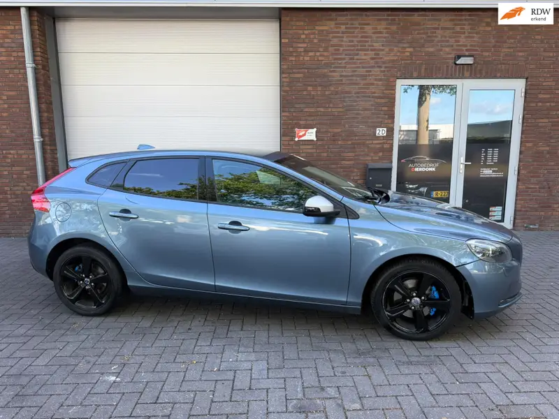 Volvo V40 1.6 T2 R-Design|AIRCO|NIEUWE APK|LEUKE AUTO 2013 leasen bij DreamLease: foto 1