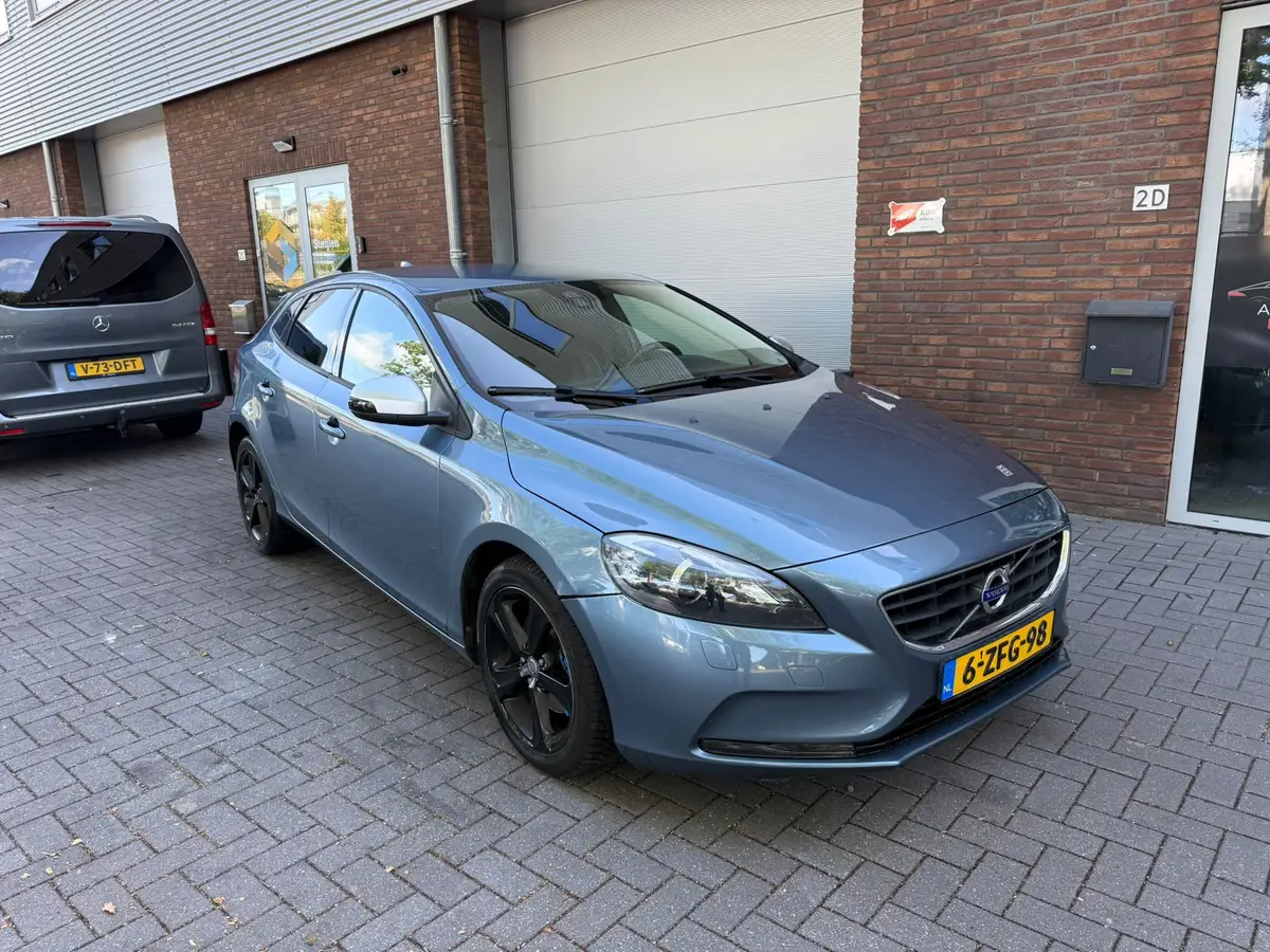 Volvo V40 1.6 T2 R-Design|AIRCO|NIEUWE APK|LEUKE AUTO: foto 2