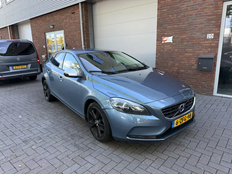 Volvo V40 1.6 T2 R-Design|AIRCO|NIEUWE APK|LEUKE AUTO 2013 leasen bij DreamLease: foto 2