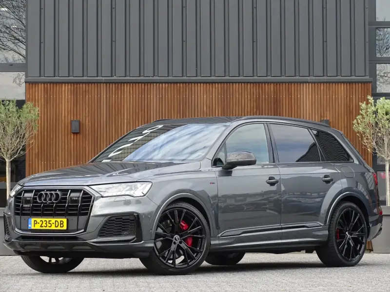 Audi Q7 60 TFSI e 456PK Competition / Bose / 22'' / LED / 360° 2020 leasen bij DreamLease: foto 1
