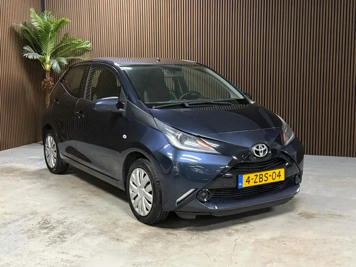 Toyota Aygo 1.0 VVT-i x-play: foto 2