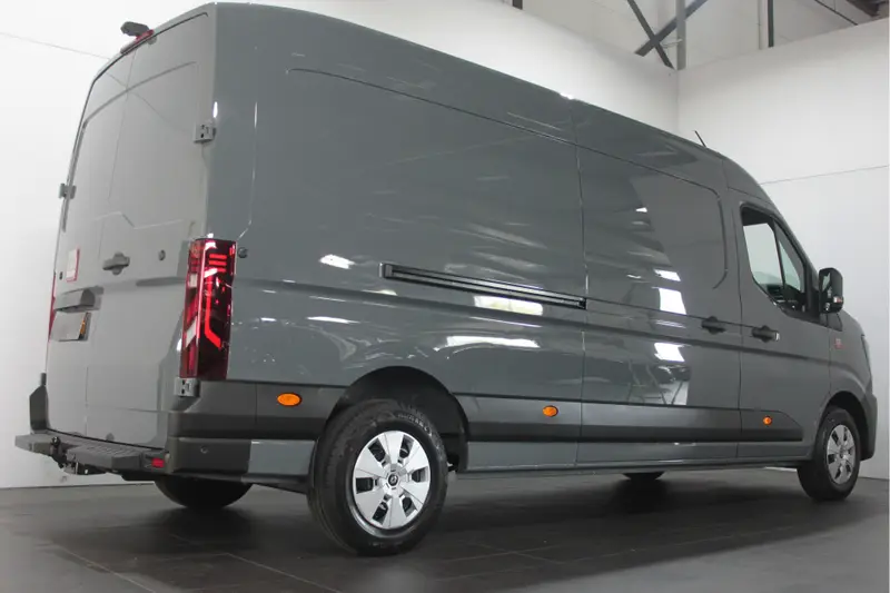 Renault Master T35 2.0 dCi 170 L3H2 Red Van 2024 leasen bij DreamLease: foto 2