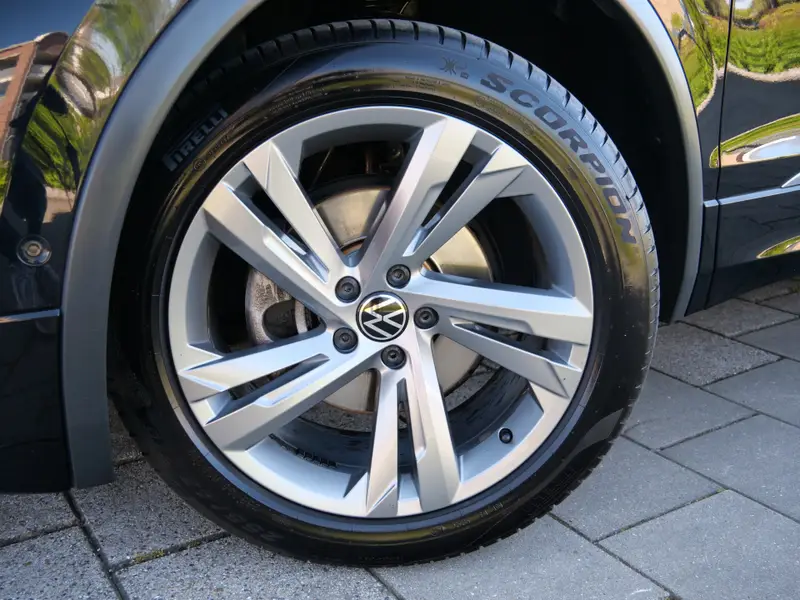 Volkswagen Tiguan Allspace 1.5 TSI R-Line Business 150 Pk Automaat 2023 leasen bij DreamLease: foto 2