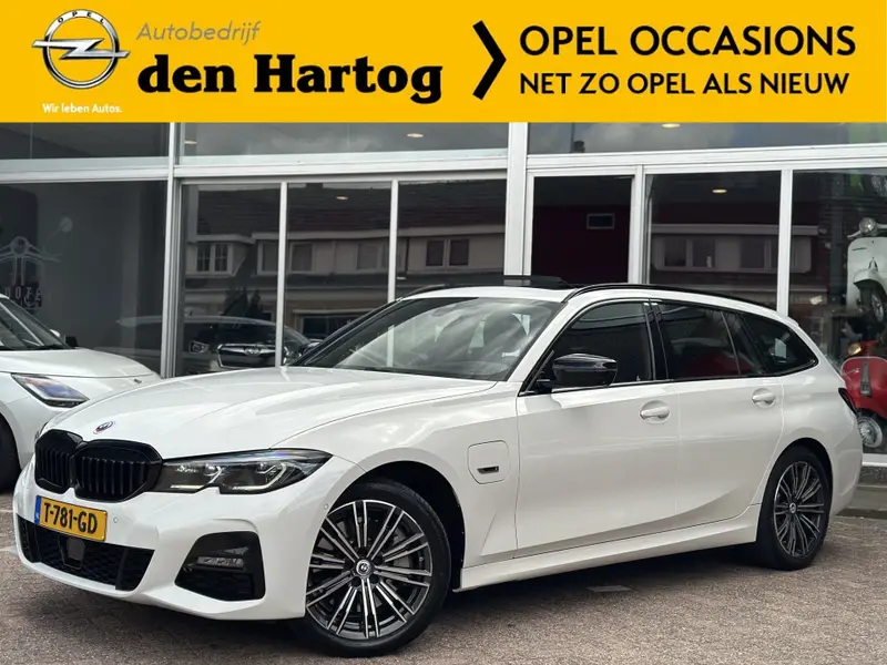 BMW 3 Serie Touring 330e xDrive Business Edition Plus 2022 leasen bij DreamLease: foto 1