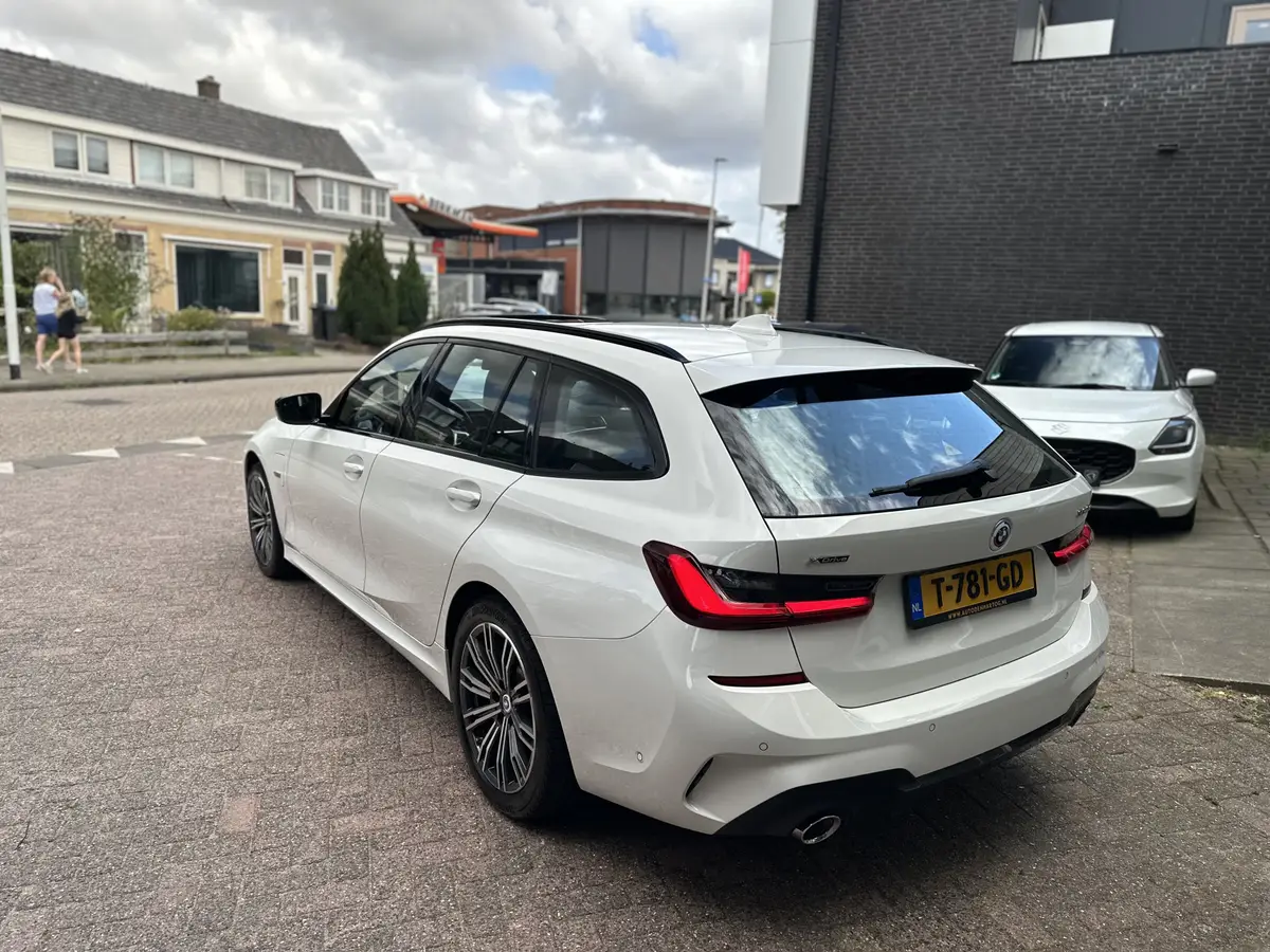 BMW 3 Serie Touring 330e xDrive Business Edition Plus: foto 46