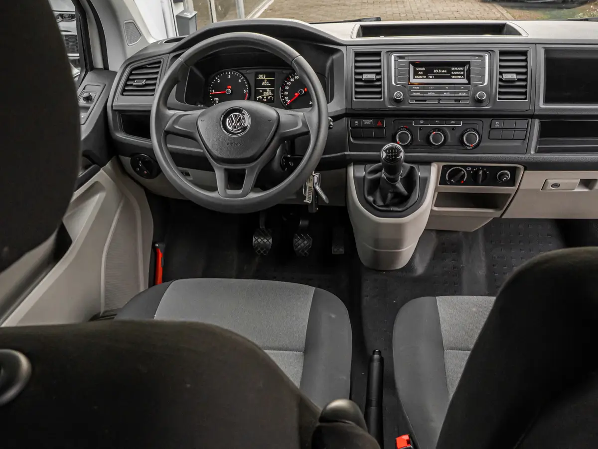 Volkswagen Transporter Kombi 2.0 TDI L1H1: foto 2