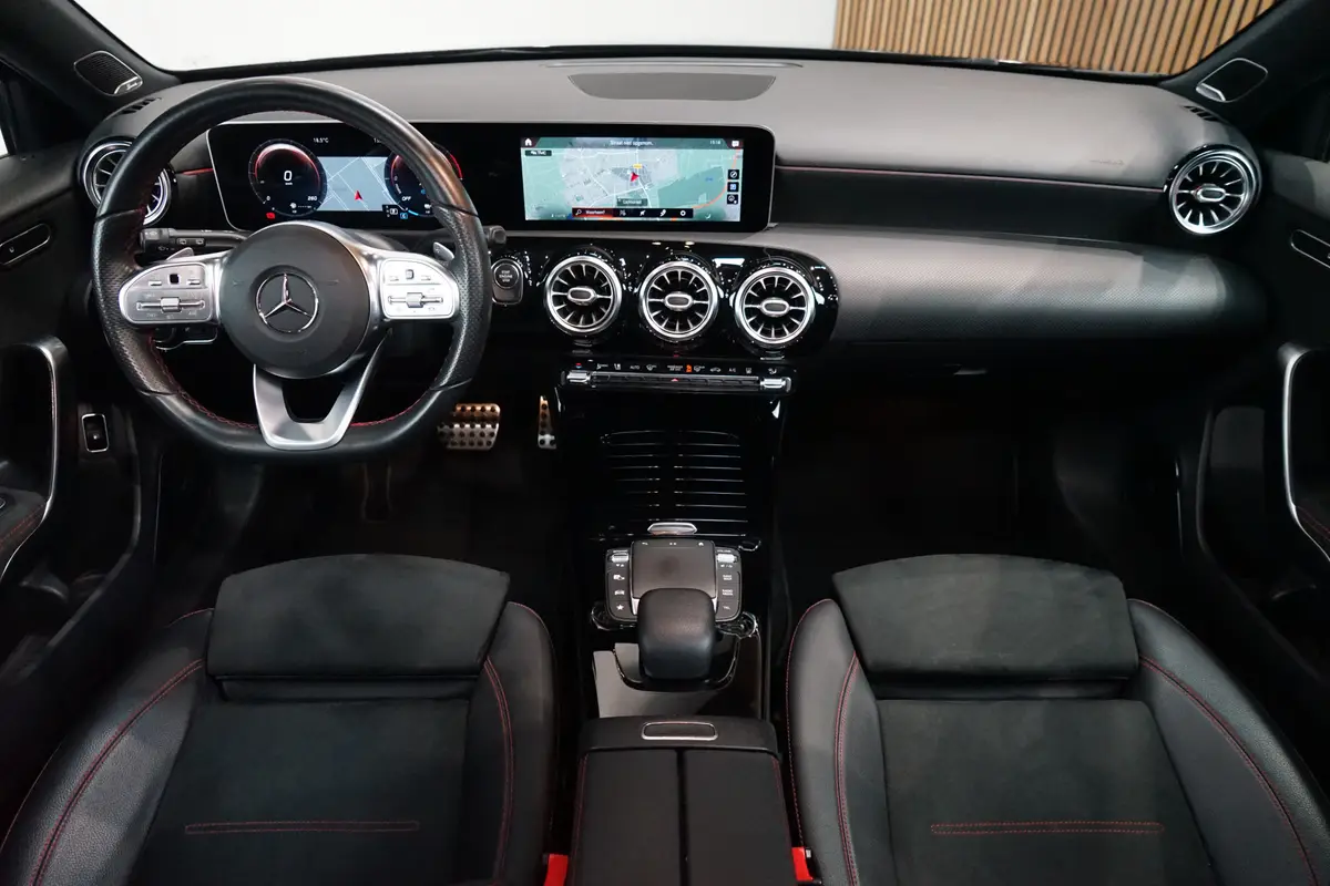Mercedes-Benz A-Klasse 250 e AMG: foto 2