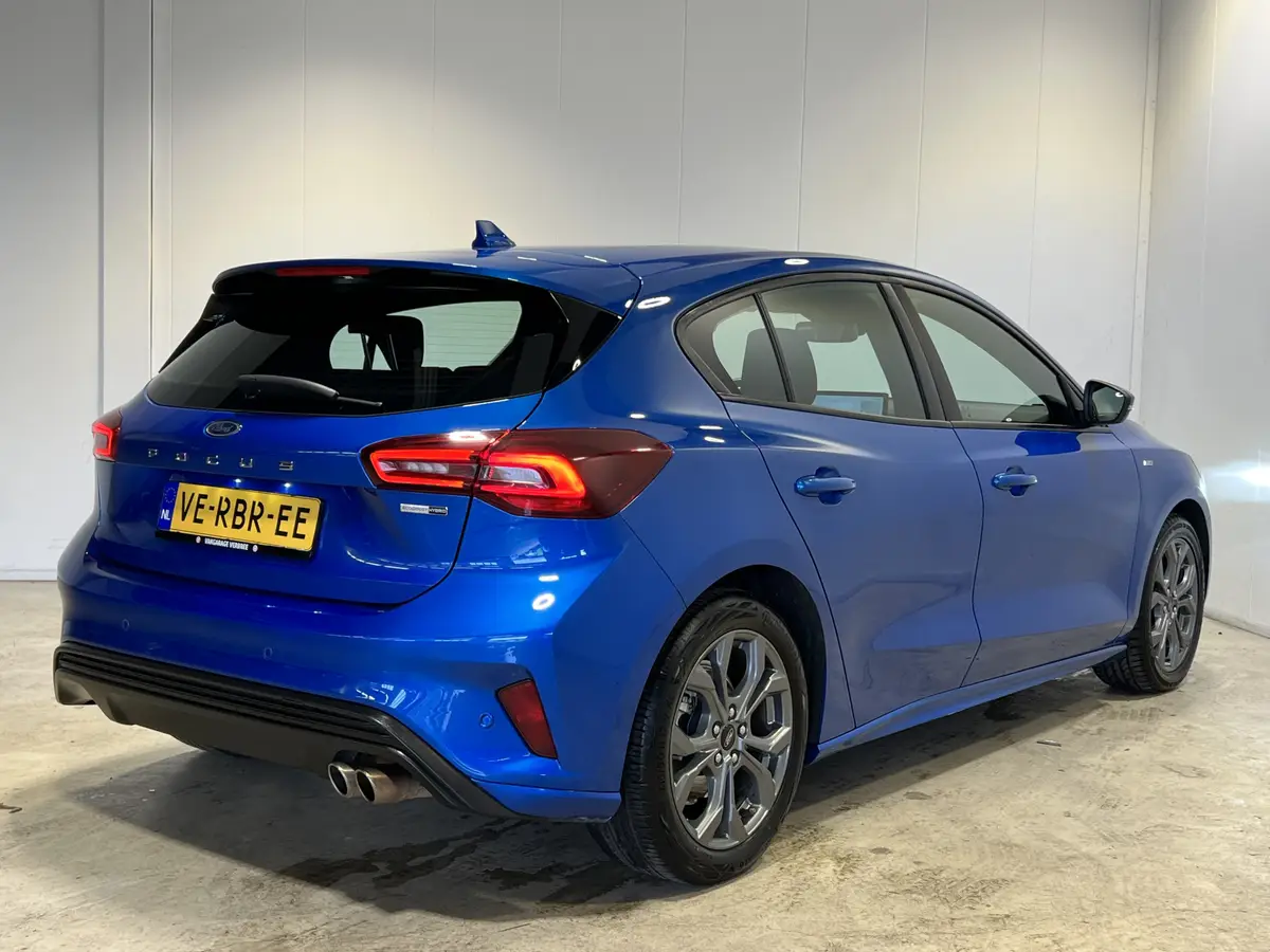 Ford Focus 1.0 EcoBoost Hybrid ST Line: foto 2