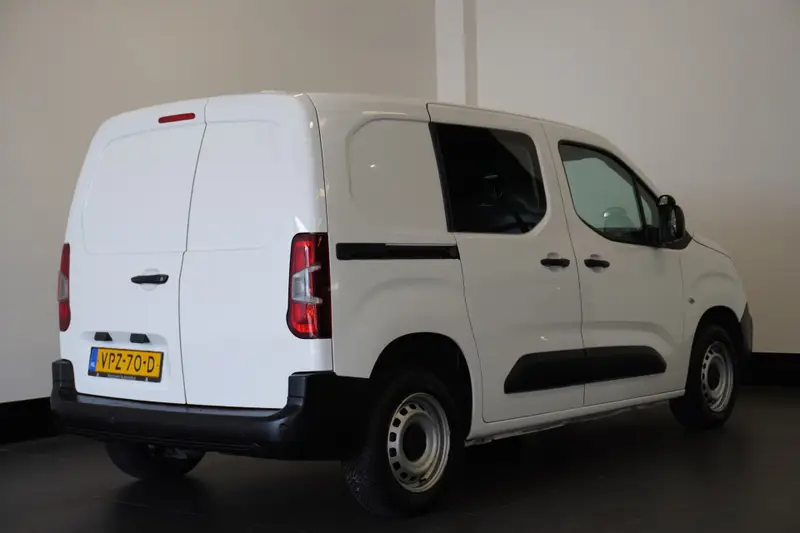 Peugeot Partner 1.2 PureTech 110Pk Benzine 2022 leasen bij DreamLease: foto 2