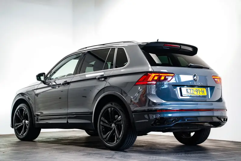 Volkswagen Tiguan 1.4 TSI eHybrid R-Line Black st|Pano dak|Trekhaak|Acc 2022 leasen bij DreamLease: foto 2