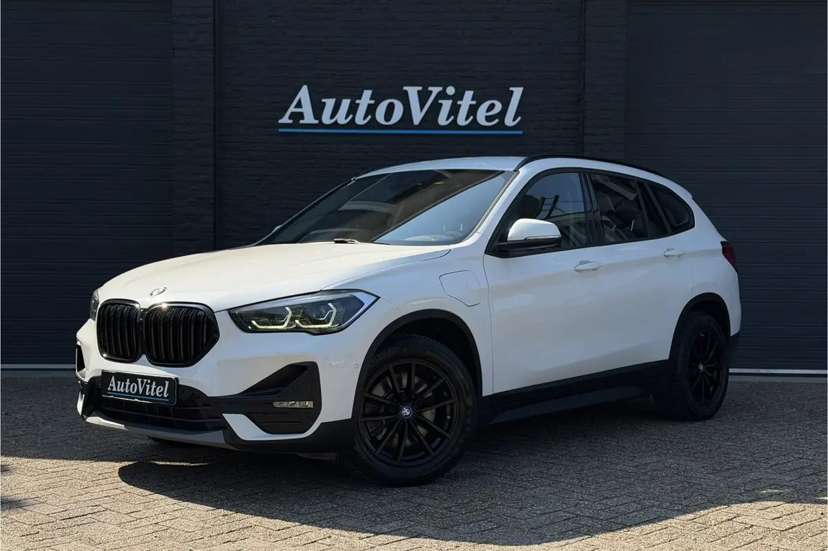 BMW X1 xDrive25e | Elektrische Klep | PDC V + A | LED | Apple Carplay | DAB | 35x op voorraad !: foto 1