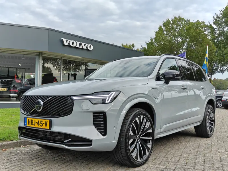 Volvo XC90 T8 455PK Plug-in hybrid AWD Ultra Dark 2025 leasen bij DreamLease: foto 2