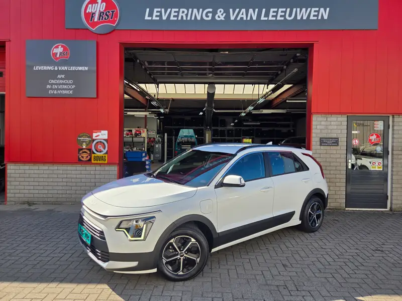 Kia Niro 1.6 GDi PHEV DynamicLine Automaat/ Parkeersensoren en camera achter/ Apple Carplay-Android auto/ Rijklaarprijs! 2022 leasen bij DreamLease: foto 1