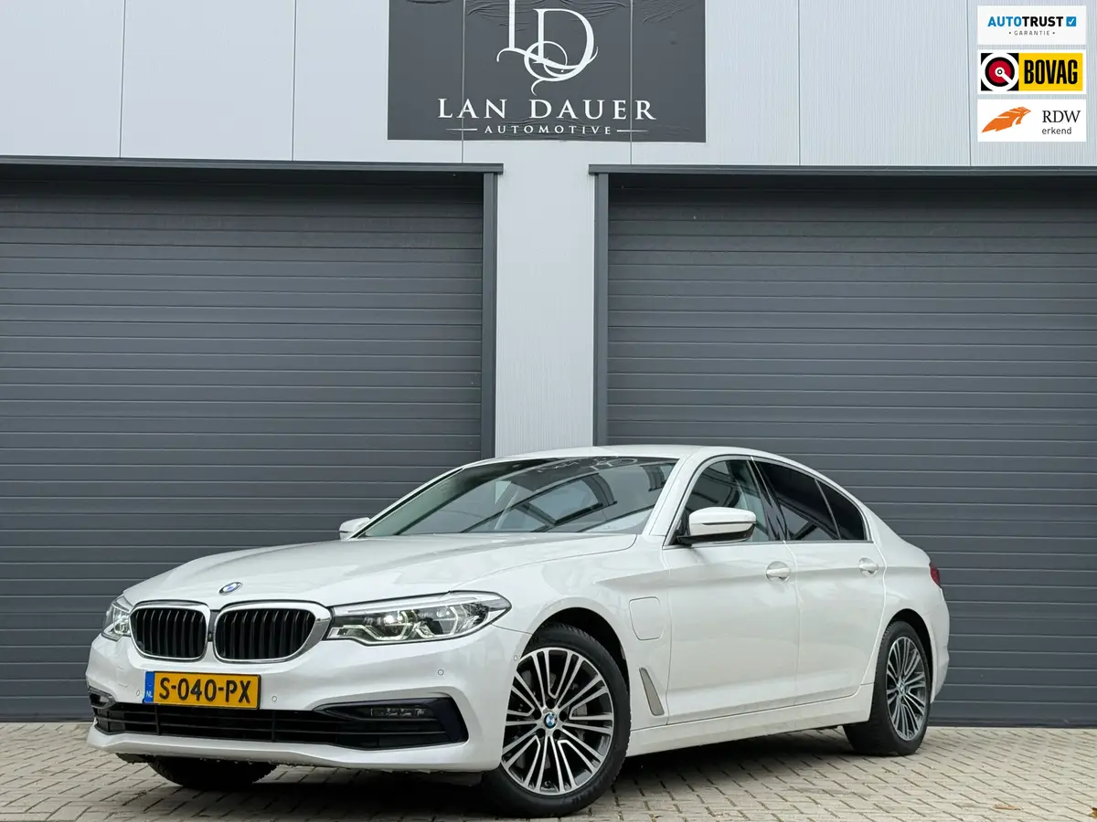 BMW 5 Serie 530e iPerformance High Executive / SOFTCLOSE 360: foto 1