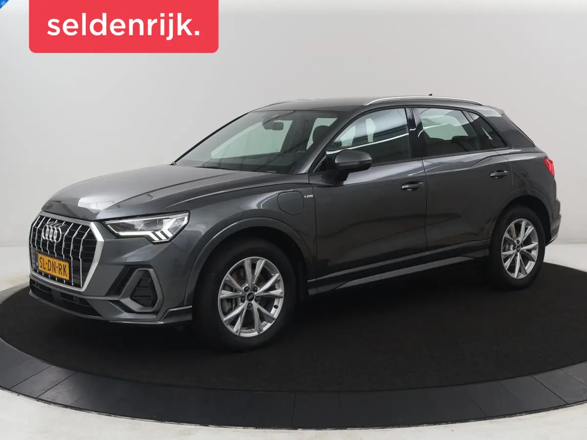 Audi Q3 45 TFSI e S edition: foto 1
