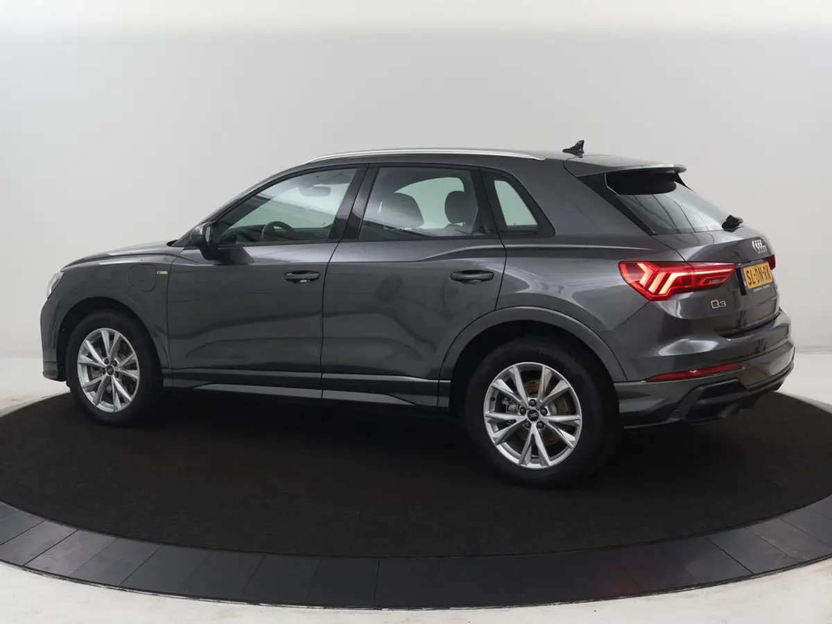 Audi Q3 45 TFSI e S edition: foto 2