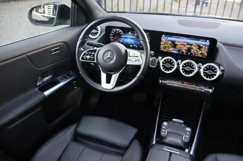 Mercedes-Benz EQA 250 Luxury Line 67 kWh l Panoramadak l MBUX l Stoelverwarming l Achteruitrijcamera l Leder Twin Interieur l Elect. bed. Achterklep l 2023 leasen bij DreamLease: foto 2