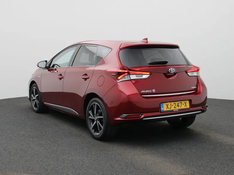 Toyota Auris 1.8 Hybrid Black Edition 2017 leasen bij DreamLease: foto 2