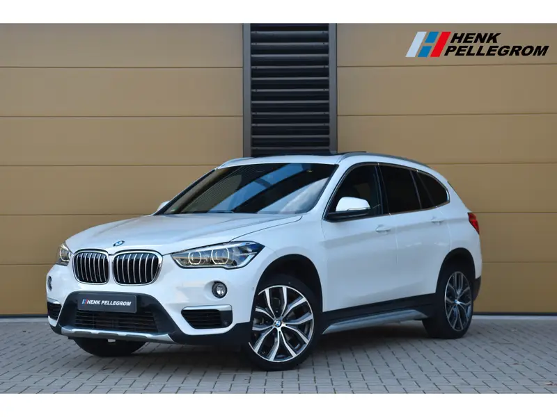 BMW X1 sDrive20i Orange Edition II 2019 leasen bij DreamLease: foto 1
