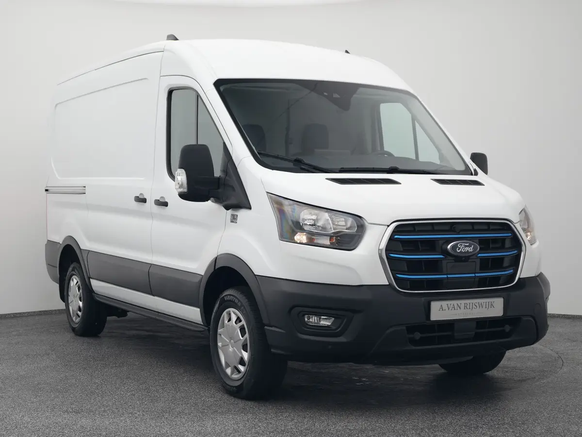 Ford E-Transit: foto 2
