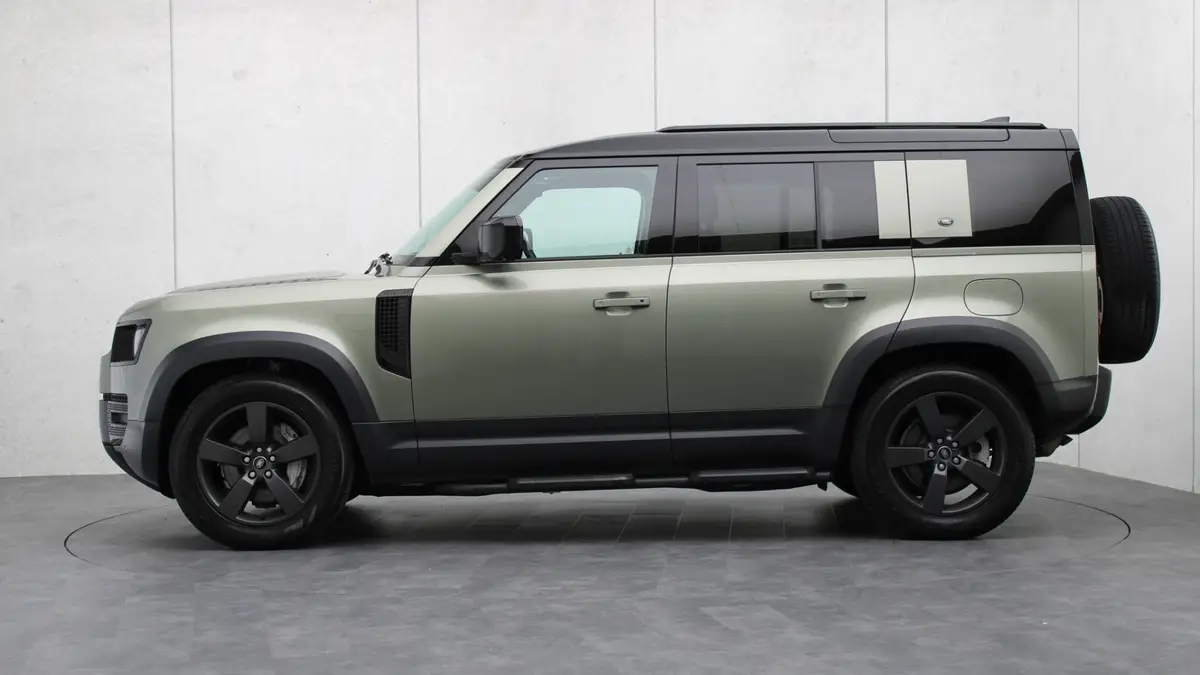Land Rover Defender 110 2.0 P400e 110 SE: foto 2